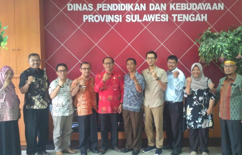 UNICEF Menyerahkan data sekolah yang terdampak bencana alam PADAGIMO